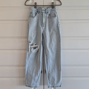 Cotton On Stretch Straight Leg Jeans – Light Wash Ripped Knee